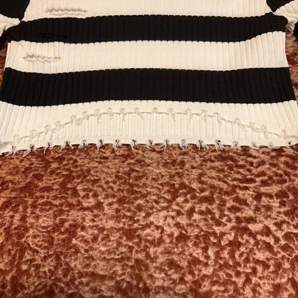JLUXLABEL Distressed Cropped Ribbed Breton Striped Top, M. - Picture 6 of 10